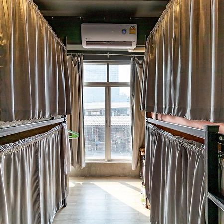 The Beds Ever Hostel (Adults Only) Μπανγκόκ Εξωτερικό φωτογραφία