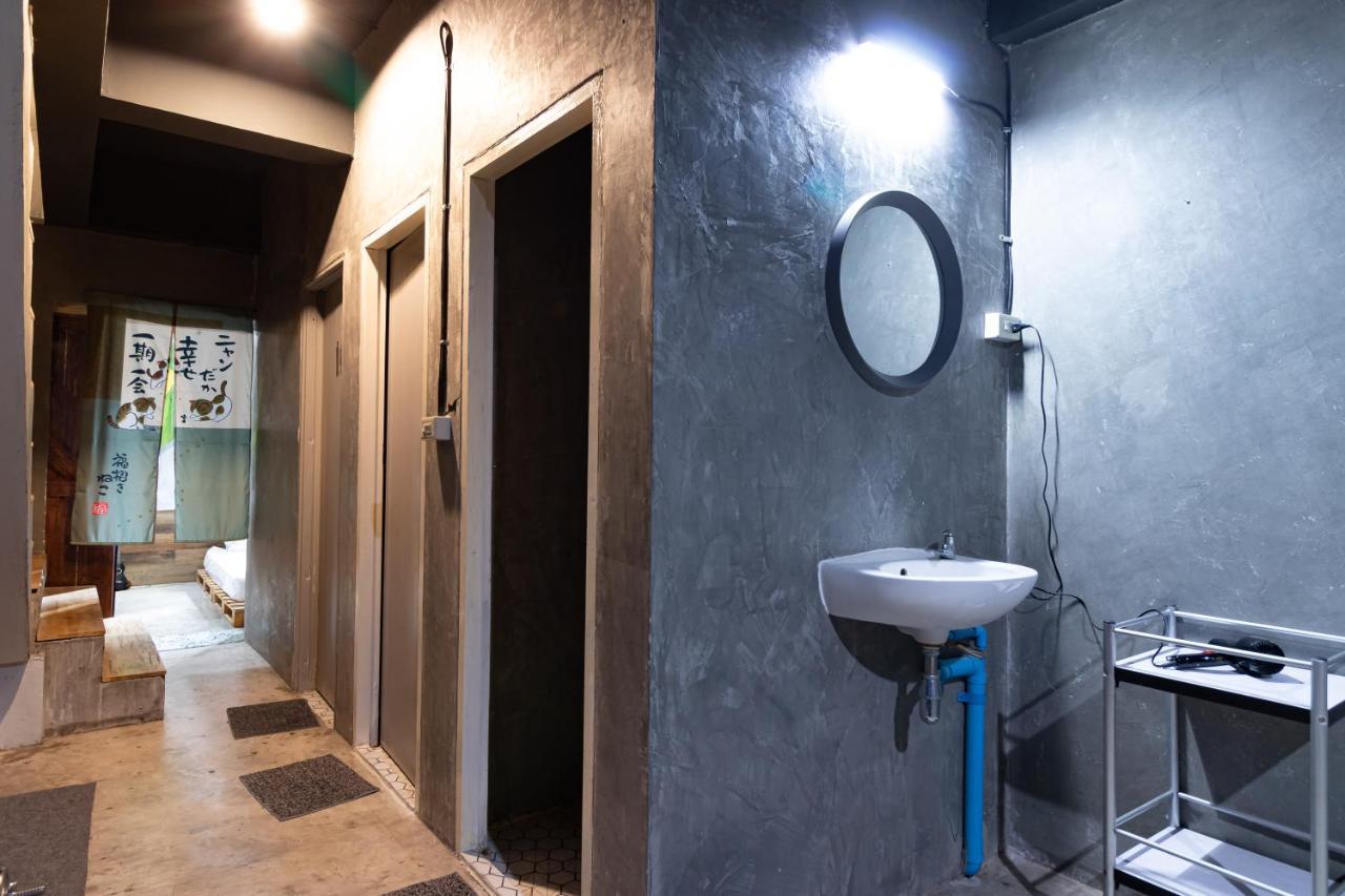 The Beds Ever Hostel (Adults Only) Μπανγκόκ Εξωτερικό φωτογραφία