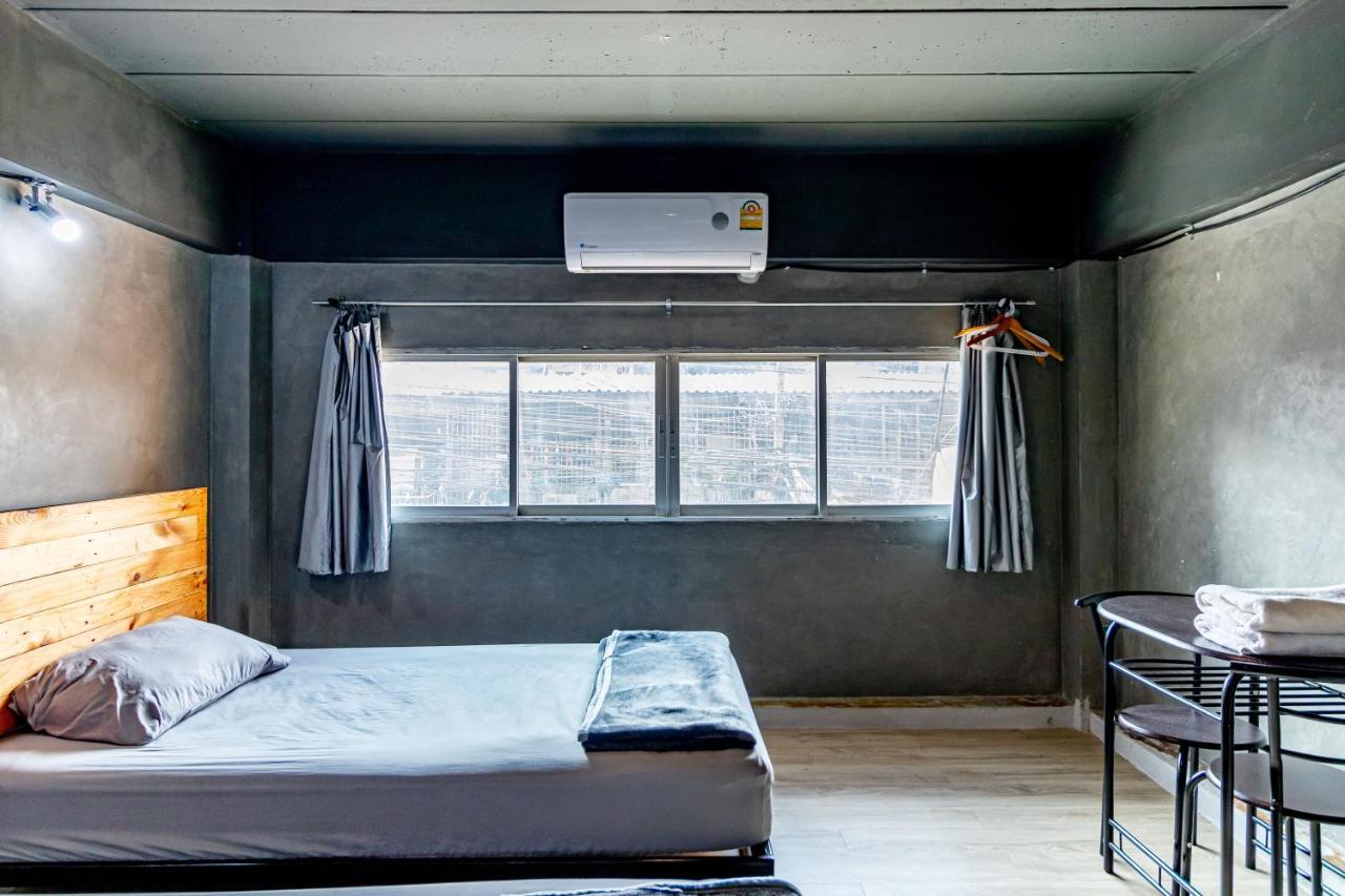 The Beds Ever Hostel (Adults Only) Μπανγκόκ Εξωτερικό φωτογραφία