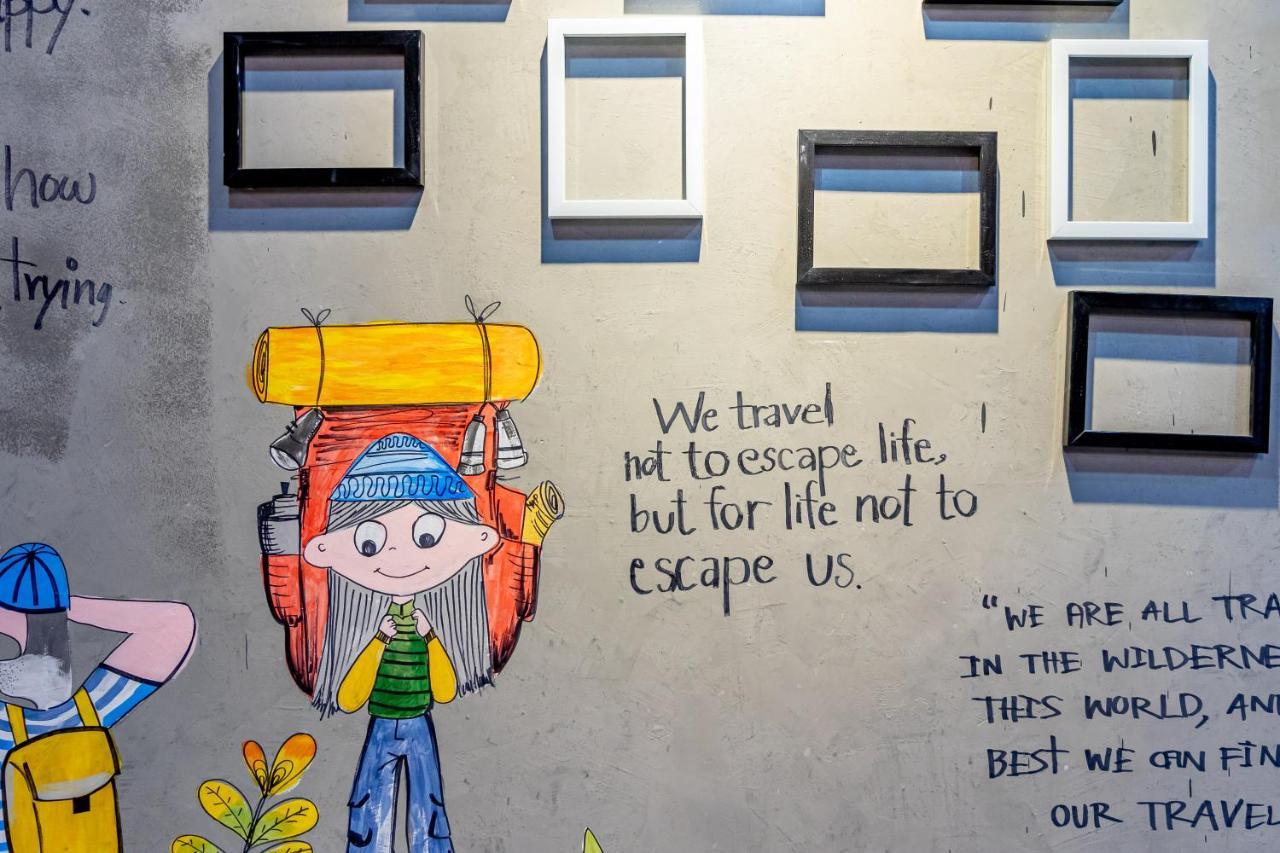 The Beds Ever Hostel (Adults Only) Μπανγκόκ Εξωτερικό φωτογραφία