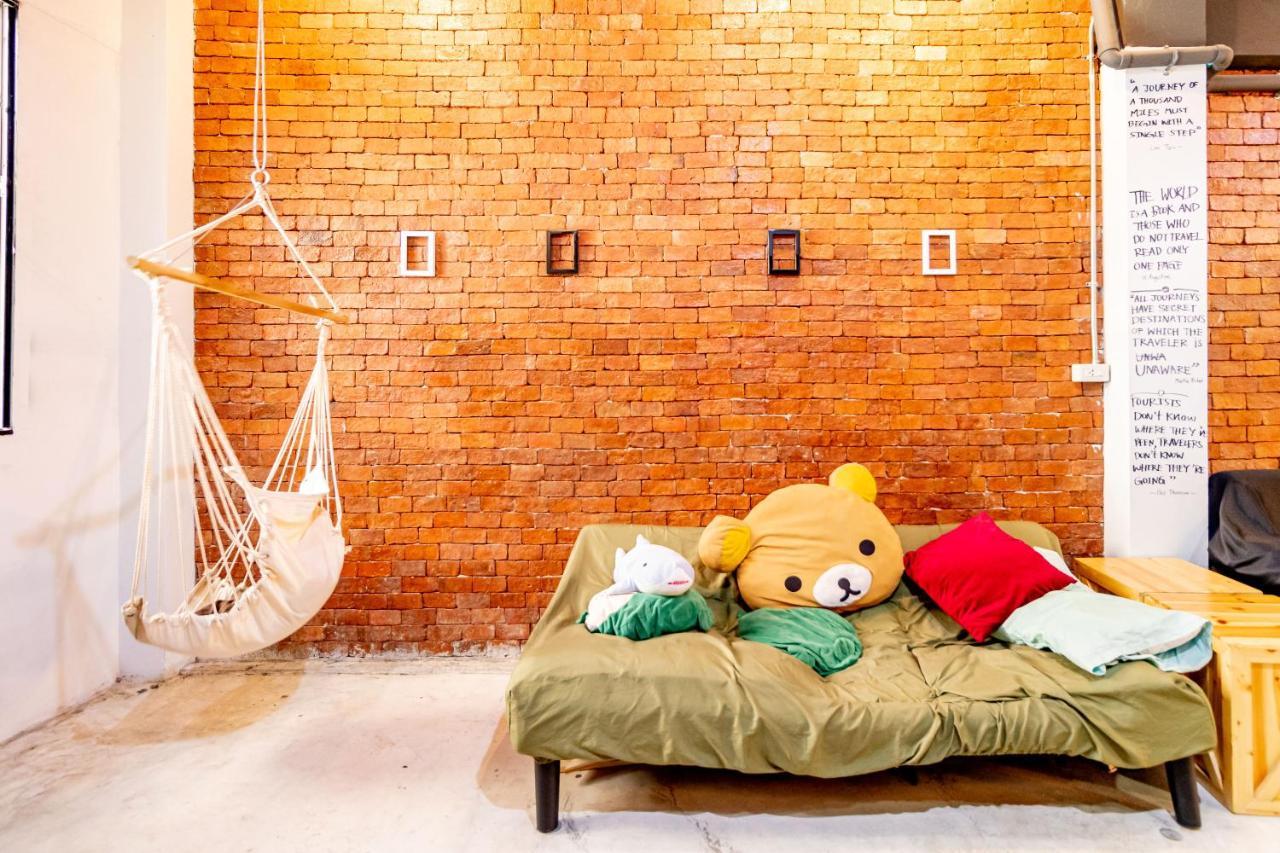 The Beds Ever Hostel (Adults Only) Μπανγκόκ Εξωτερικό φωτογραφία