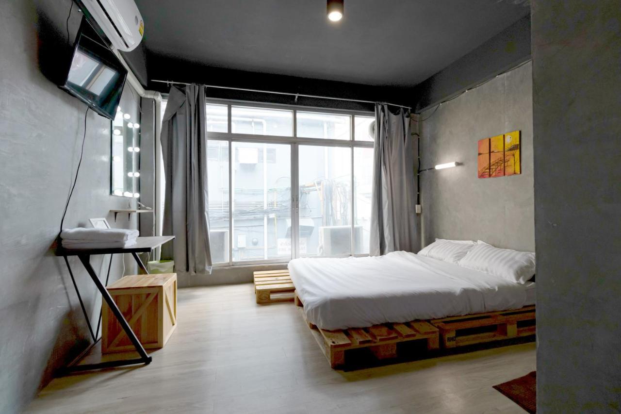 The Beds Ever Hostel (Adults Only) Μπανγκόκ Εξωτερικό φωτογραφία