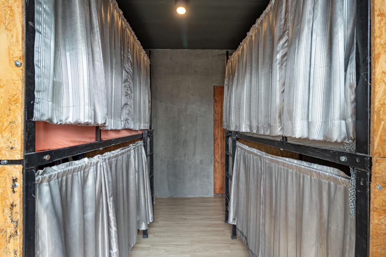 The Beds Ever Hostel (Adults Only) Μπανγκόκ Εξωτερικό φωτογραφία