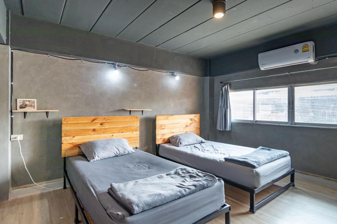 The Beds Ever Hostel (Adults Only) Μπανγκόκ Εξωτερικό φωτογραφία