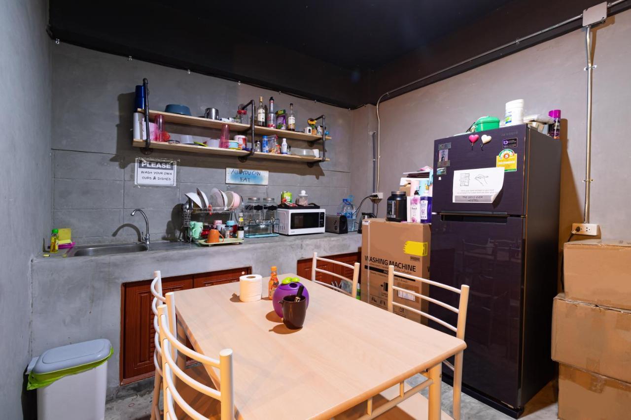 The Beds Ever Hostel (Adults Only) Μπανγκόκ Εξωτερικό φωτογραφία