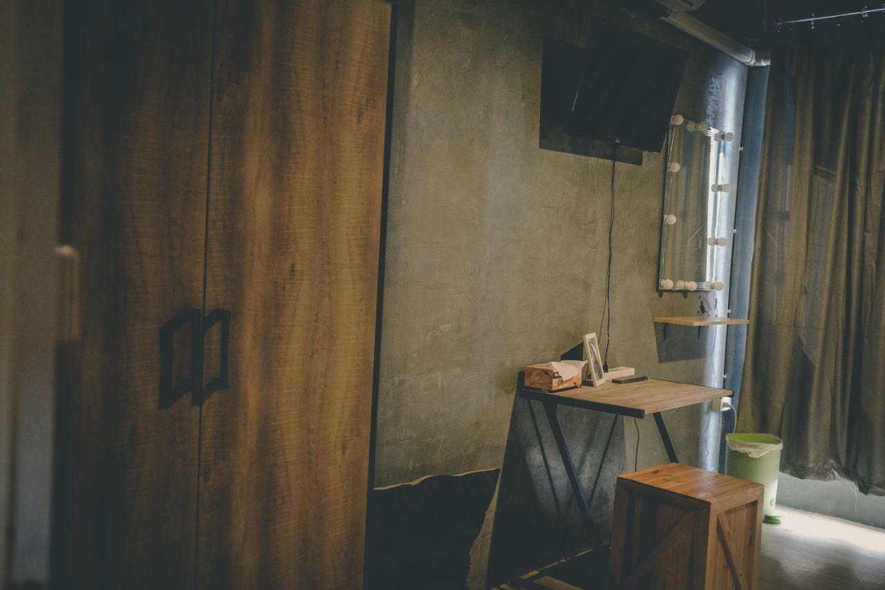 The Beds Ever Hostel (Adults Only) Μπανγκόκ Εξωτερικό φωτογραφία