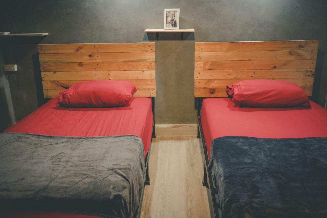 The Beds Ever Hostel (Adults Only) Μπανγκόκ Εξωτερικό φωτογραφία