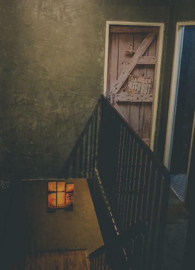 The Beds Ever Hostel (Adults Only) Μπανγκόκ Εξωτερικό φωτογραφία