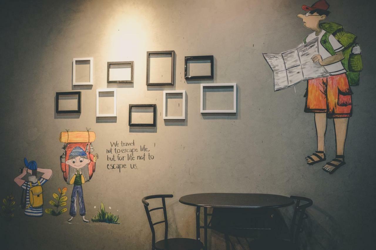 The Beds Ever Hostel (Adults Only) Μπανγκόκ Εξωτερικό φωτογραφία