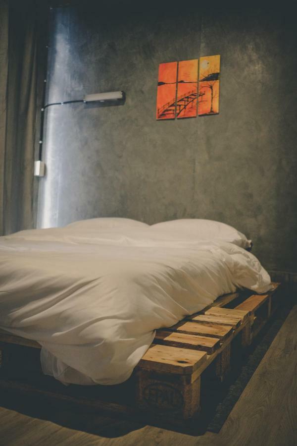 The Beds Ever Hostel (Adults Only) Μπανγκόκ Εξωτερικό φωτογραφία