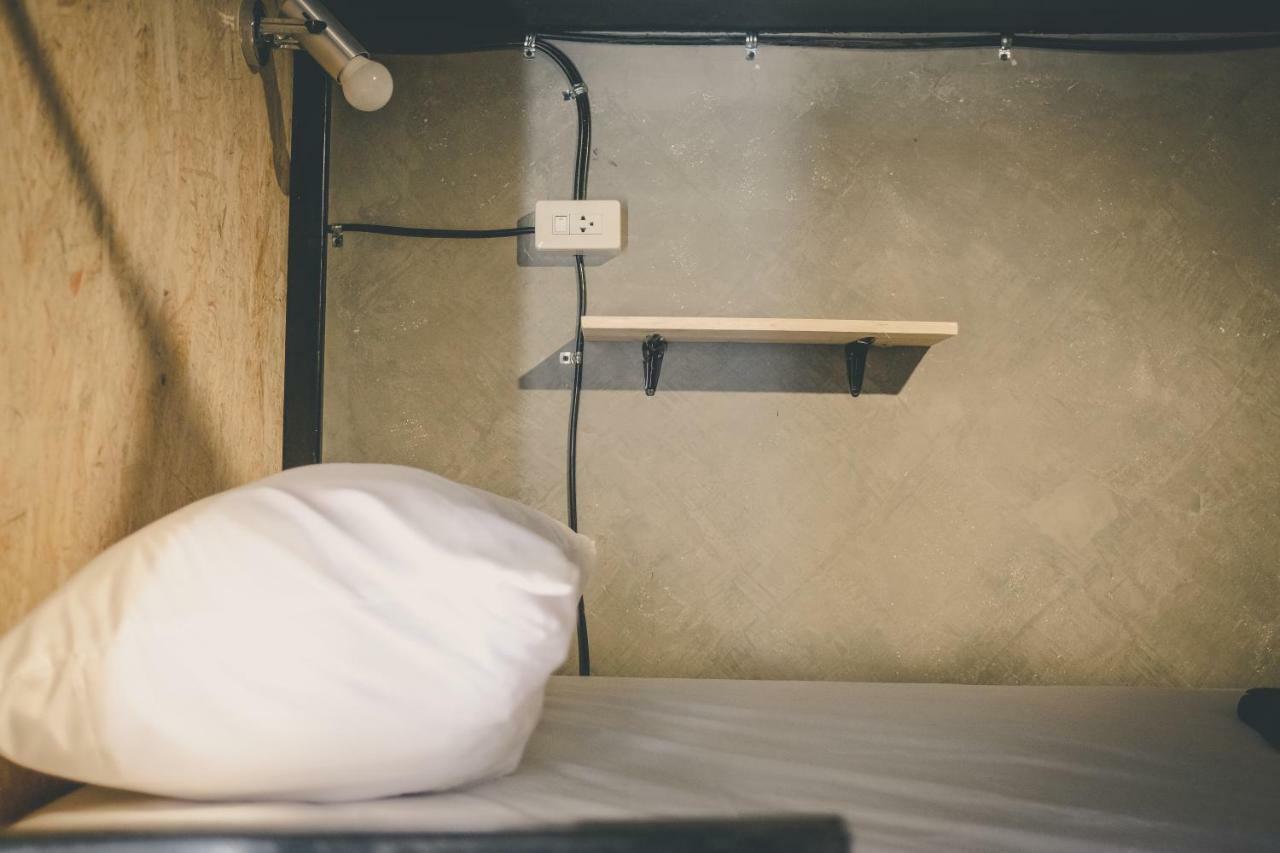 The Beds Ever Hostel (Adults Only) Μπανγκόκ Εξωτερικό φωτογραφία